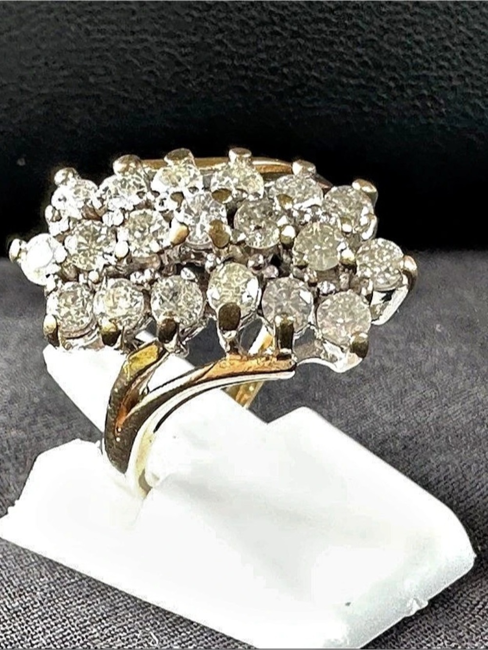 10k Gold 19 stones 2mm Diamond Ring